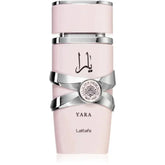 Roze parfumfles met metallic zilveren accenten en Arabische tekst van Lattafa Parfum Yara